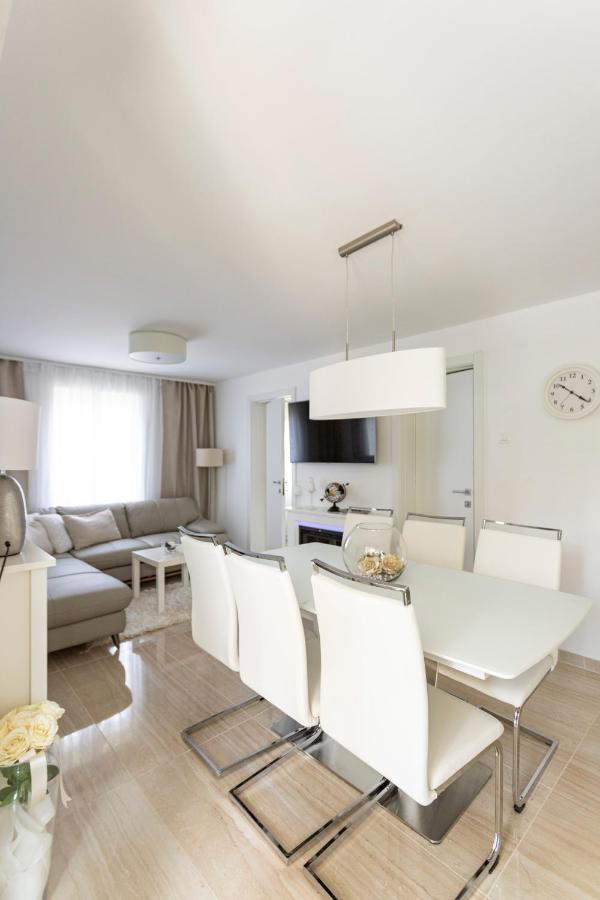 Luxury Mantinela Apartment Malinska Ngoại thất bức ảnh