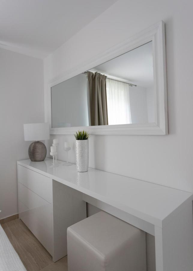 Luxury Mantinela Apartment Malinska Ngoại thất bức ảnh