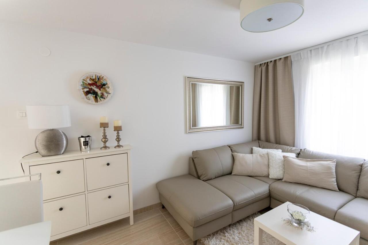 Luxury Mantinela Apartment Malinska Ngoại thất bức ảnh